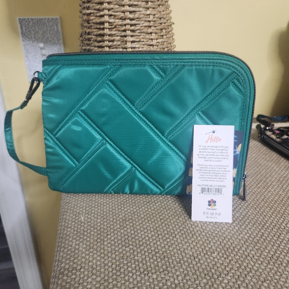 NWT Lug Kelly Green Quilted WristletLug Classic Zip Wristlet WalletHalfpipe